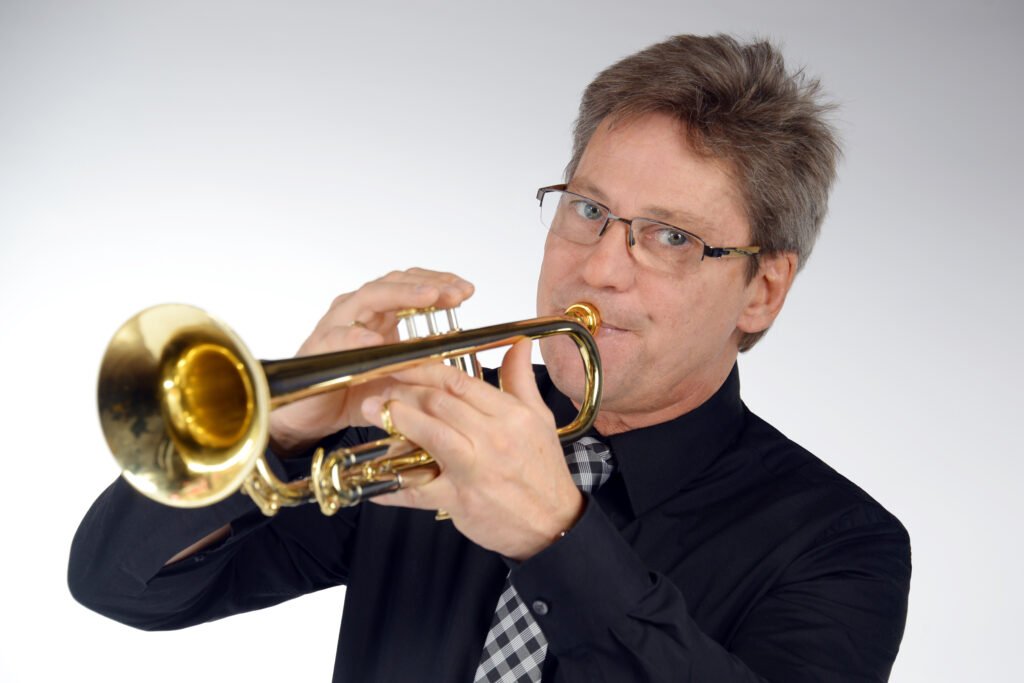 Frank Maubach - Gesang, Trompete, bass